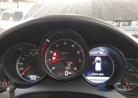 2016 Porsche Cayenne z USA, uszkodzony, nr VIN WP1AA2A27GKA12317